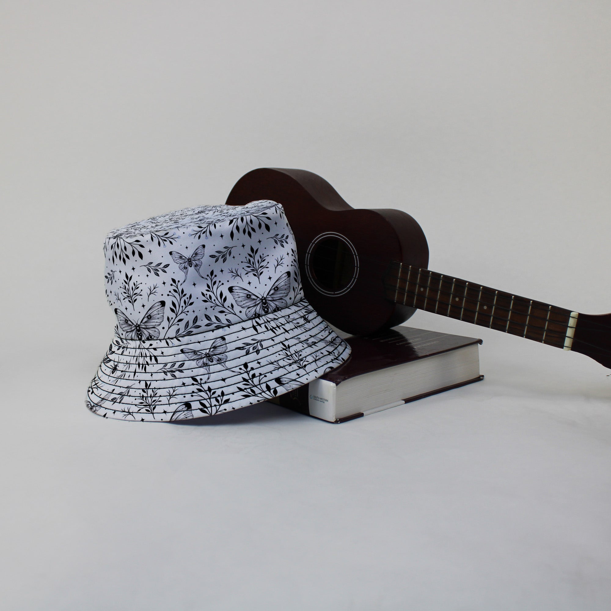 Episodic Mystical Butterfly Bucket Hat - M - Grey Stitching - -